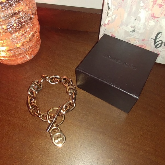 michael kors rose gold lock bracelet